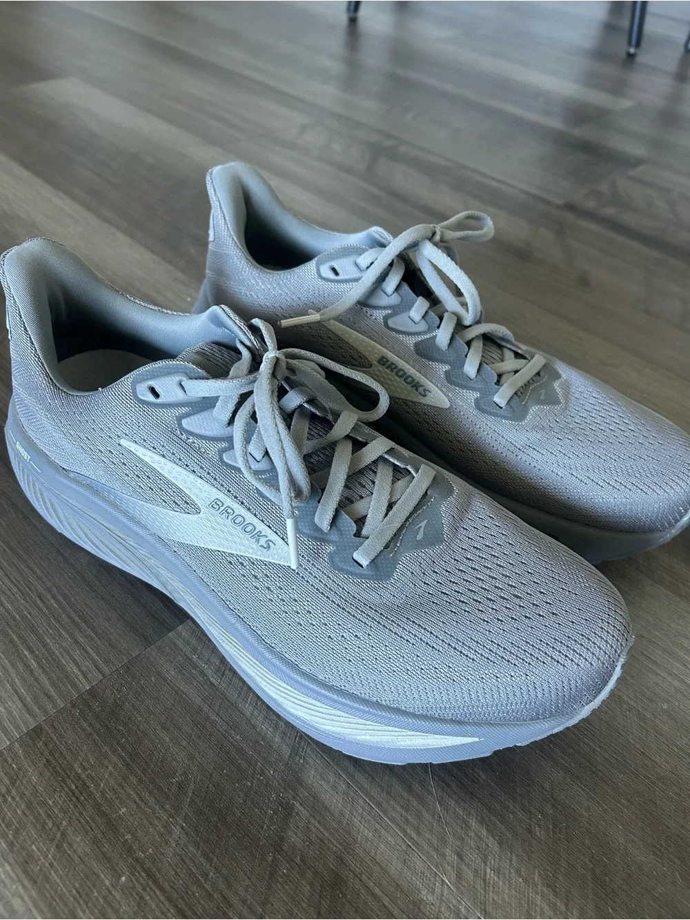 Brooks Men's Athletic Running Shoes - Light Gray